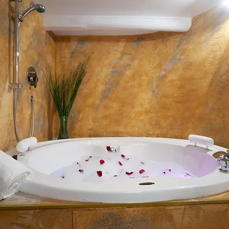 Navona Jacuzzi 아파트