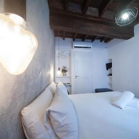 Navona Jacuzzi 아파트 *