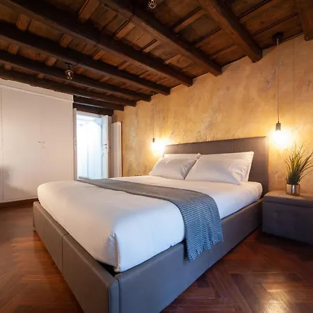 Navona Jacuzzi Apartamento *