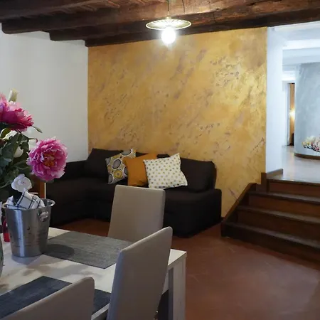 Navona Jacuzzi Апартаменты