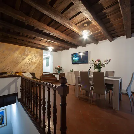 Navona Jacuzzi Apartamento *